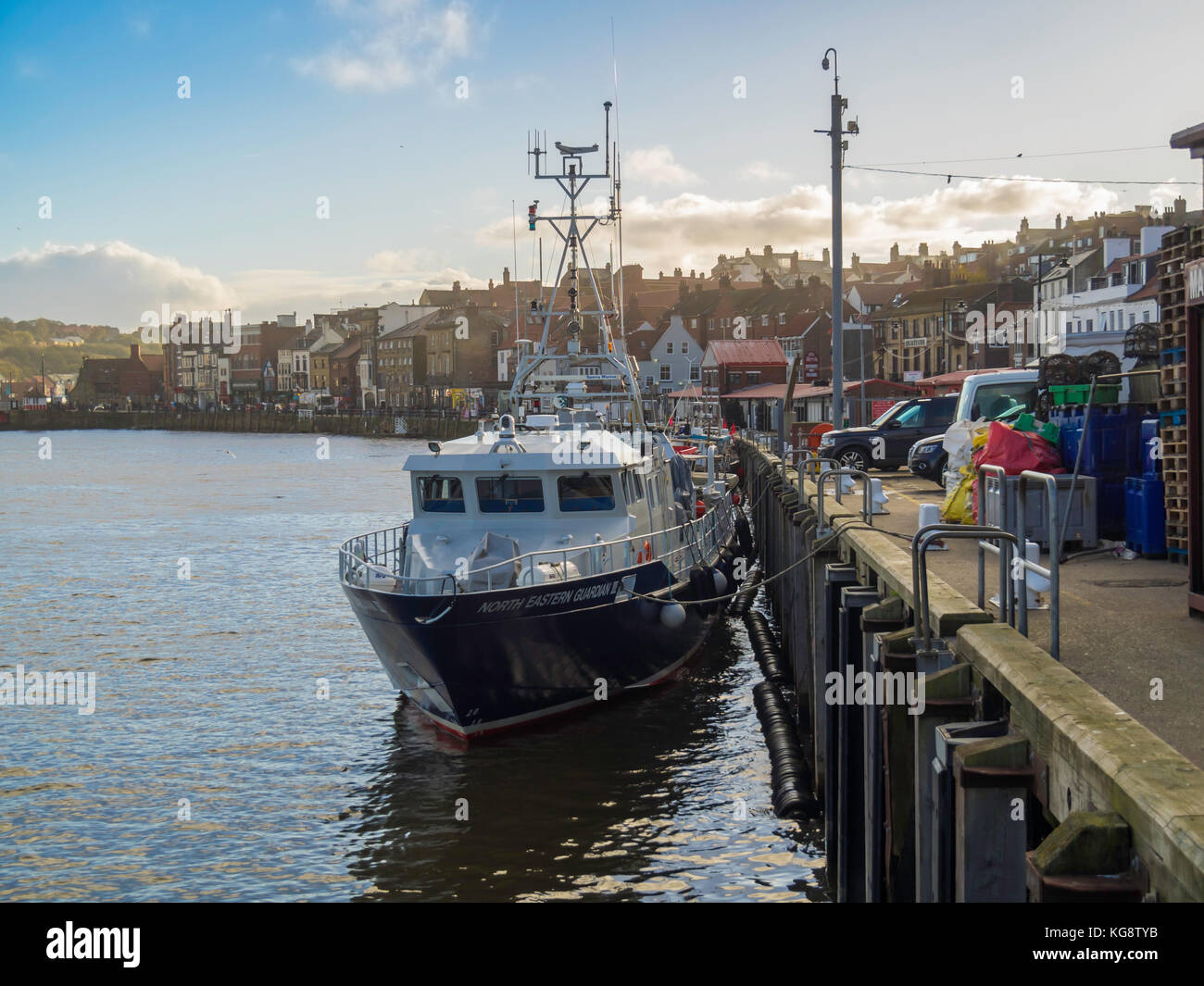 North Eastern guardian lll Fischerei Patrouille Schiff vertäut am Fish Quay in Whitby Hafen Stockfoto