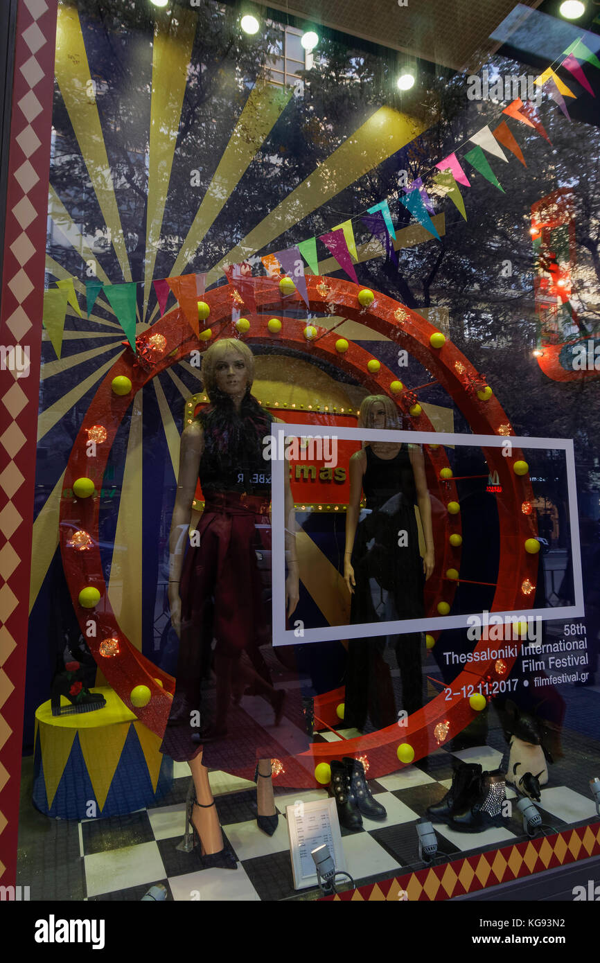 Thessaloniki, Griechenland Schaufenster Schaufenster bei Tsimiski Street, 58th International Film Festival gewidmet. Festival findet vom 02. November - 12. Stockfoto