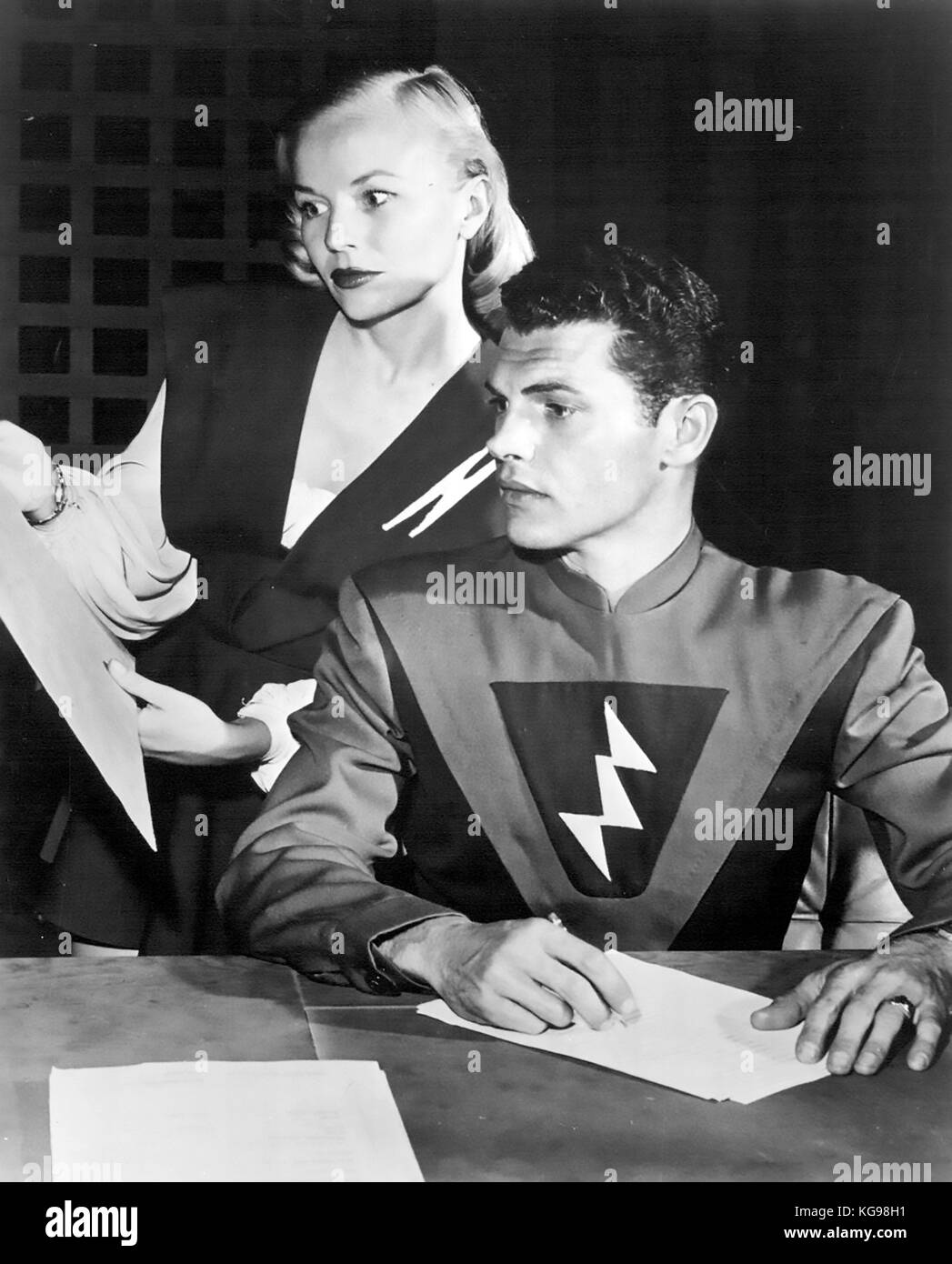 Space PATROUILLE American ABC TV-Serie 1950-55 mit Nina Bara und Ed Kemmer Stockfoto