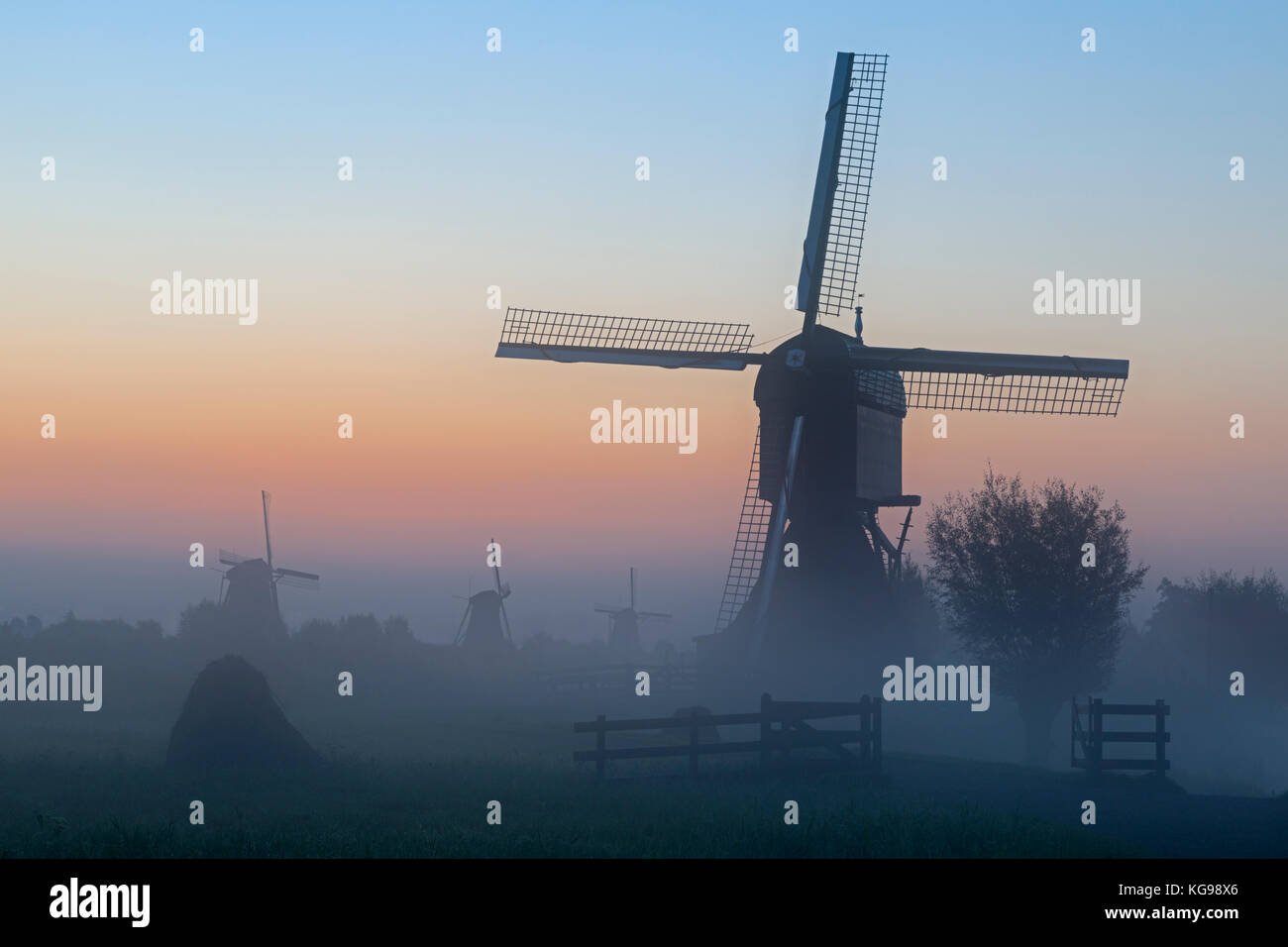 Historische Windmühlen, UNESCO-Weltkulturerbe, kinderdijk, Niederlande, Netherland, Europa Stockfoto