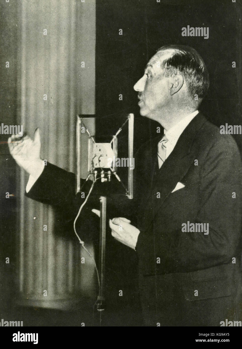 Belgische PM Paul Van Zeeland auf ein Wahlsystem Rede, Bruxelles 1937 Stockfoto