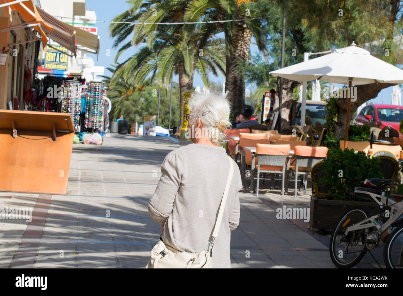 Ältere Dame einen Urlaub auf Mallorca, Spanien Stockfoto