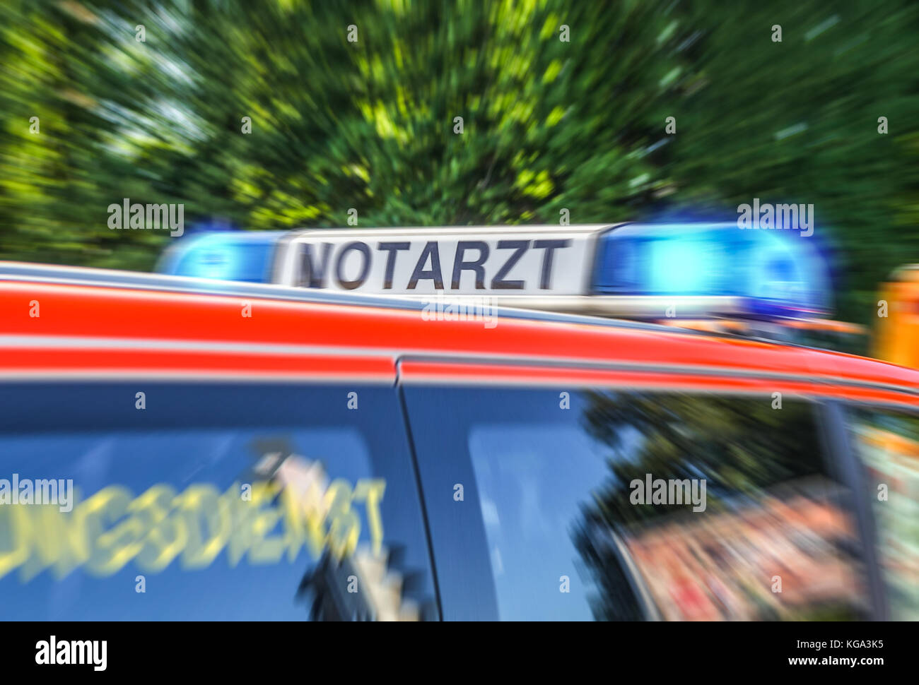 Blue Light Bar von einem deutschen Notarzt, Notarzt Auto Stockfoto