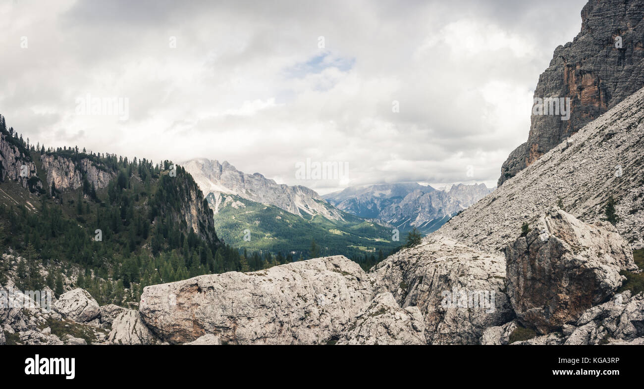 Anzeigen von Forcella Formin bei Croda da Lago. Cortina D'Ampezzo, Dolomiten, Italien Stockfoto