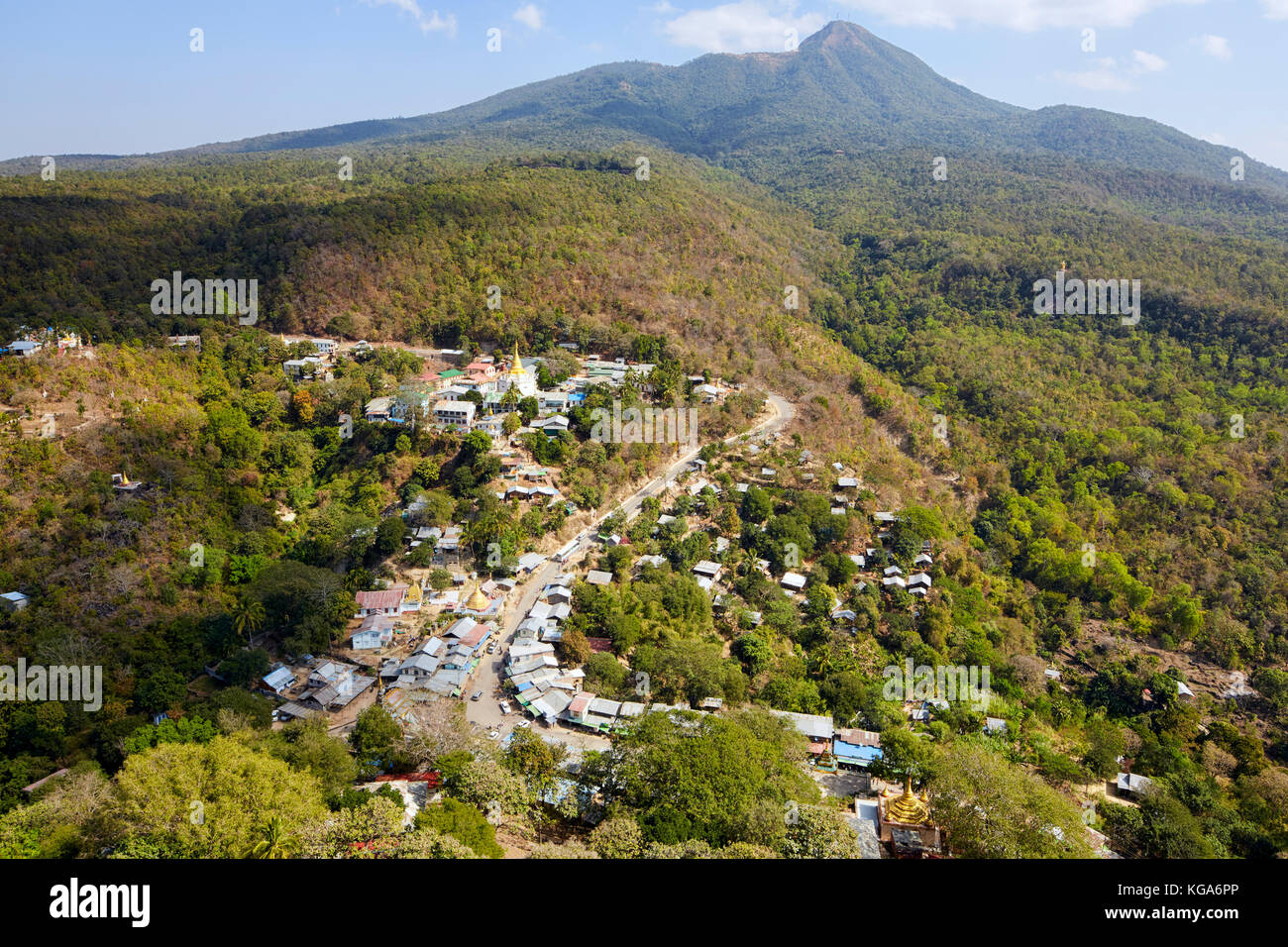 Blick auf den Mount Popa National Park von Mount Popa, Myanmar (Burma), Südostasien Stockfoto