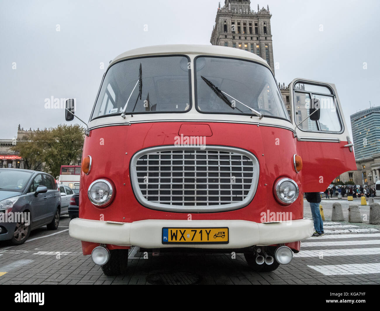 Oldtimerbus Jelcz/Skoda, die so genannte Ogorek (Gurke) Warschau, Polen Stockfoto