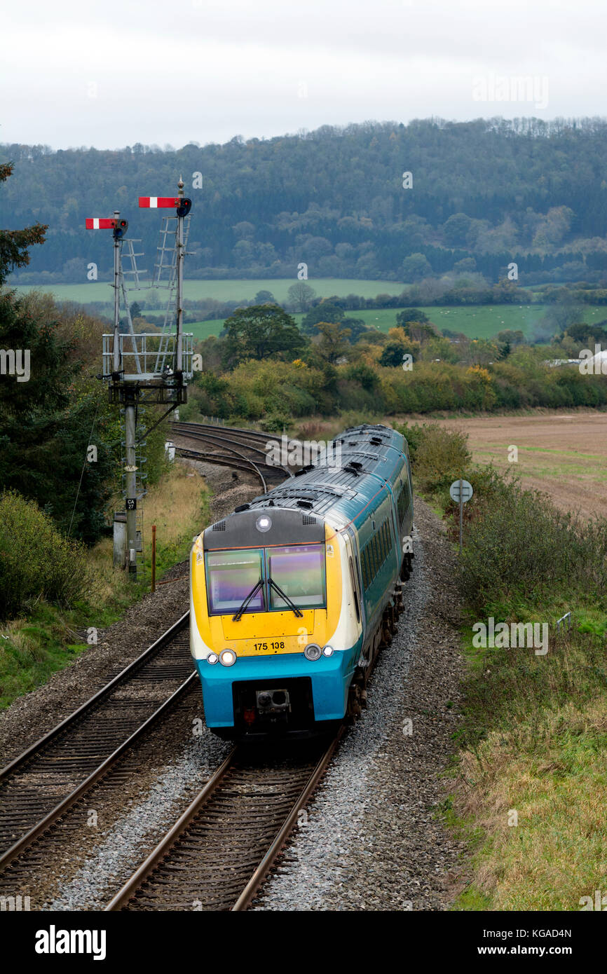 Ein Arriva Trains Wales Class 175 Zug auf der Welsh Marches, Cheney Longville, Shropshire, England, Großbritannien Stockfoto