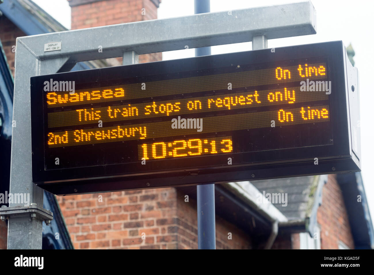 Zug Informationen Anmeldung im Herzen von Wales, Hopton Heath Station, Shropshire, England, Großbritannien Stockfoto