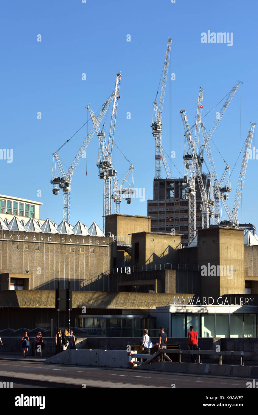 Krane für Southbank, den neuen gemischten Wohngebäuden, Büros und Ladenflächen auf der South Bank in der Nähe von Waterloo Ra entwickelt werden verwendet wird Stockfoto
