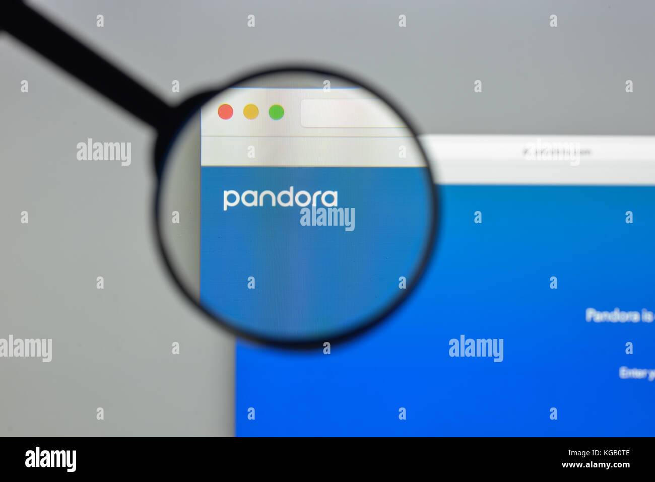 Mailand, Italien - 10. August 2017: Website Pandora.com. Pandora-Logo sichtbar. Stockfoto