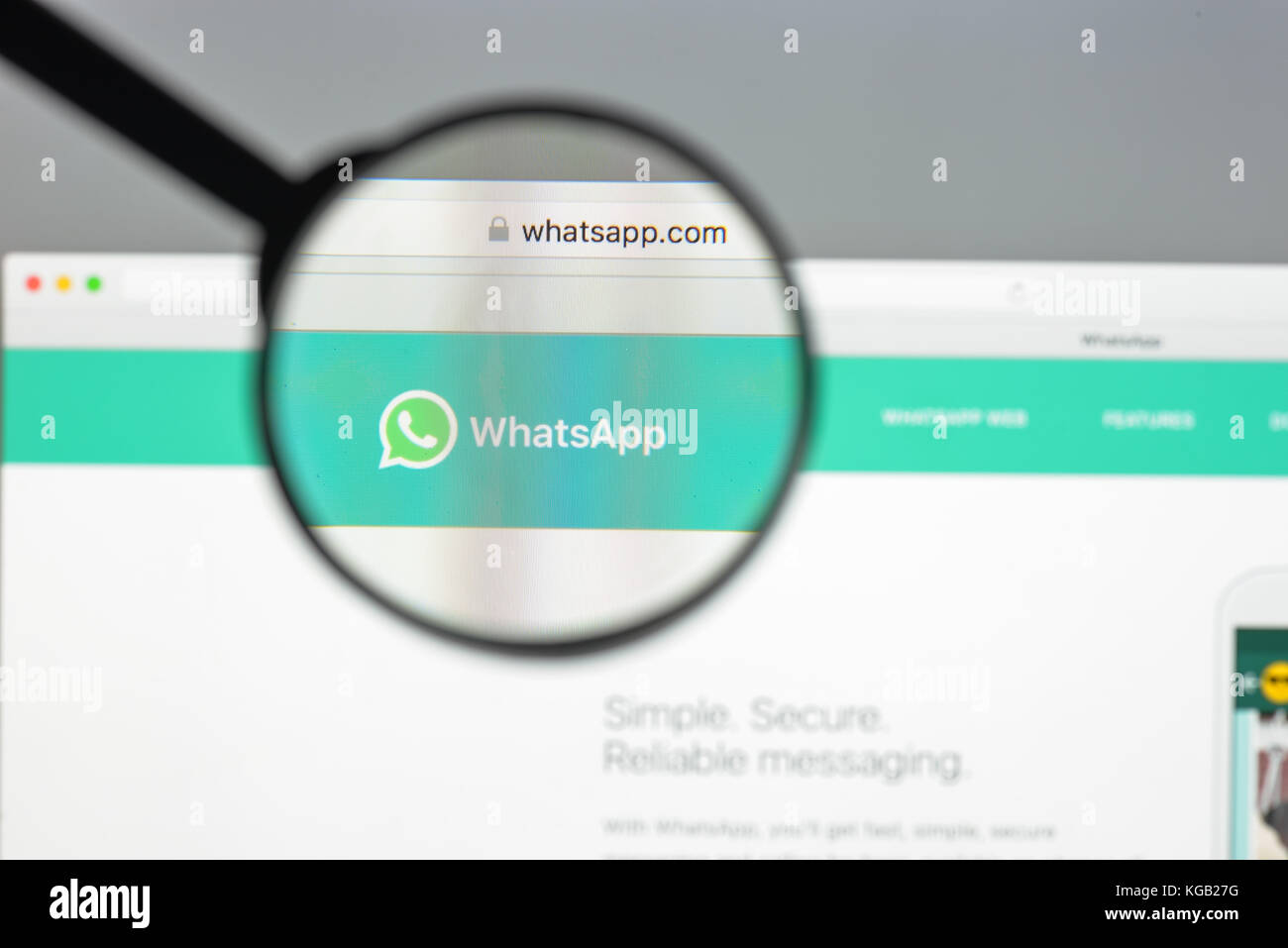 Mailand, Italien - 10 August 2017: whatsapp Homepage. Es ist ein Freeware- und plattformübergreifenden instant messaging service für Smartphones. whatsapp anmelden Stockfoto