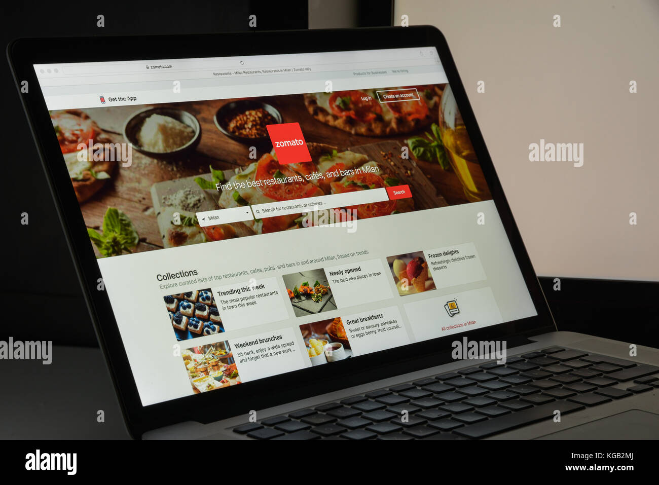 Mailand, Italien - 10 August 2017: Zomato Website Homepage. Es ist ein Restaurant suchen und Discovery Service 2008 gegründet. Zomato Logo sichtbar. Stockfoto