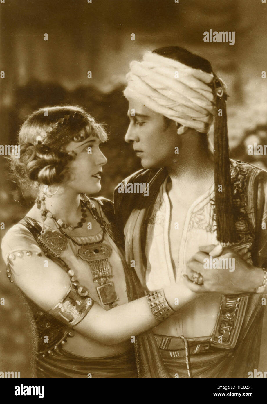 Italienisch-amerikanischer Schauspieler Rudolph Valentino und Vilma Banky im Stummfilm, der Sohn des Scheichs, 1926 Stockfoto