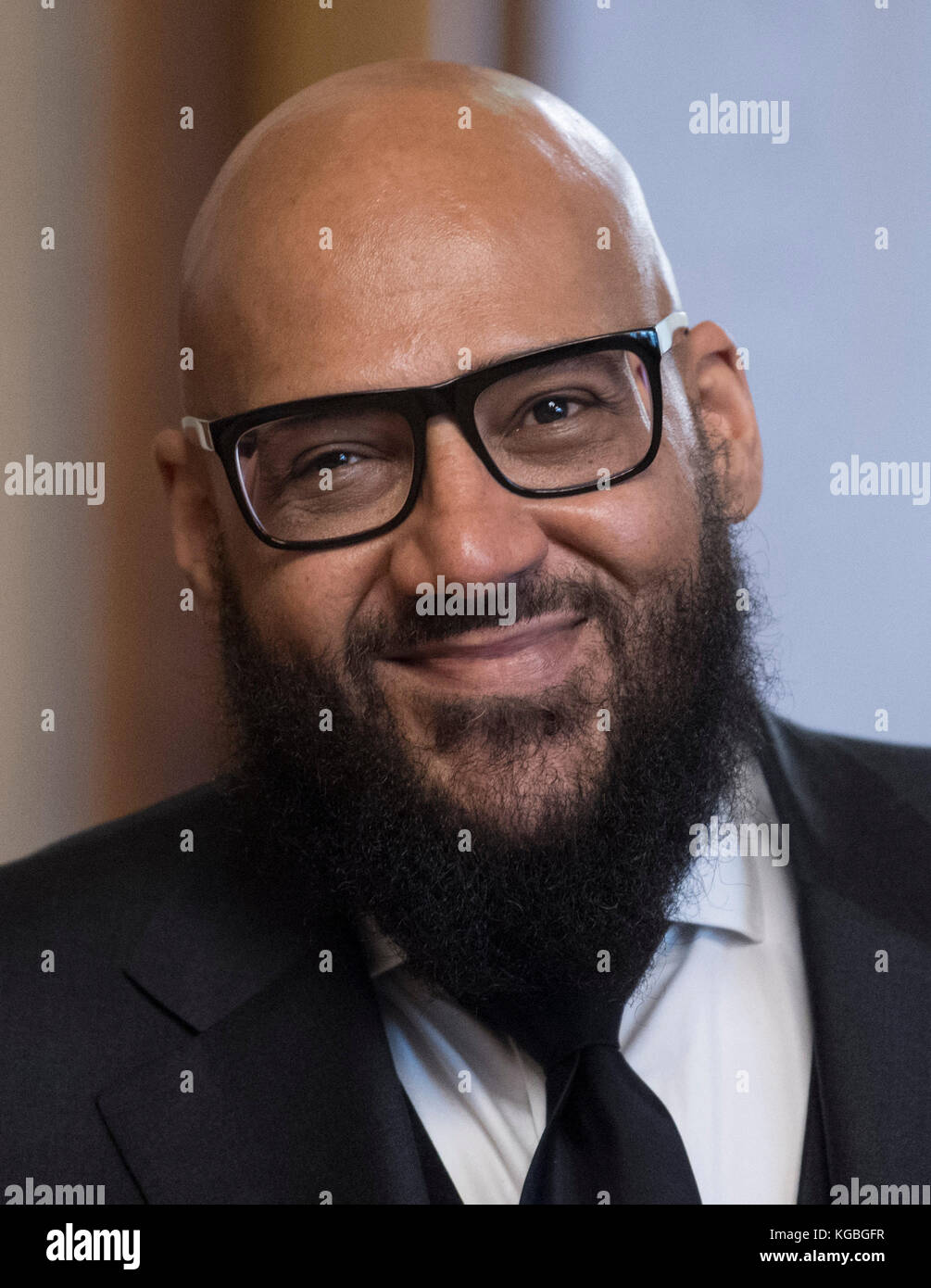 Frankfurt am Main, Deutschland. November 2017. Der Musikproduzent und Rapper Moses Pelham erhält am 6. November 2017 das Goethe-Abzeichen der Stadt Frankfurt am Main. Quelle: Boris Roessler/dpa/Alamy Live News Stockfoto
