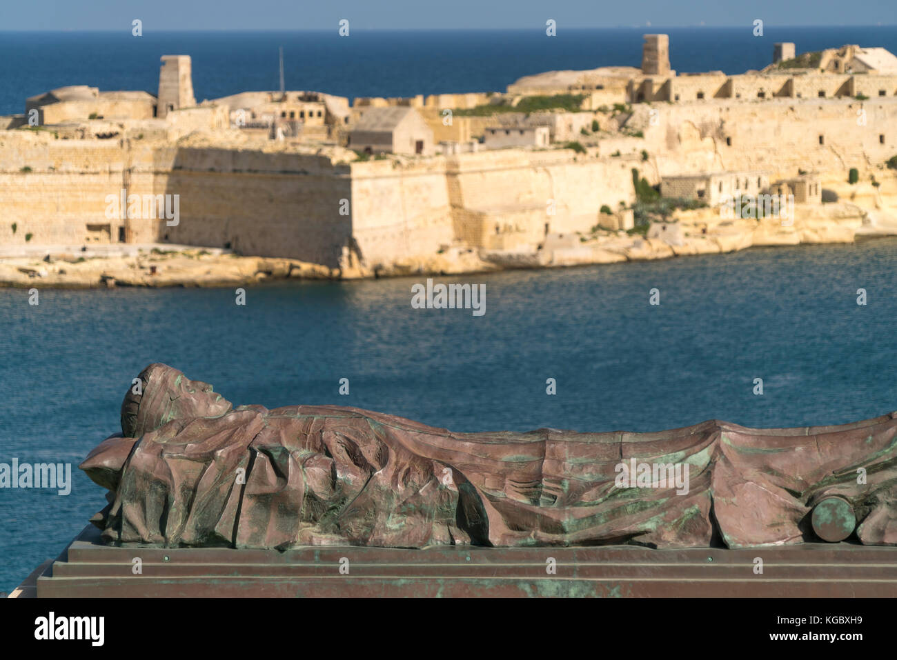 Denkmal für den unbekannten Soldaten des Belagerungsglockengedenkmals und Fort Rikasoli, Valletta, Malta Stockfoto
