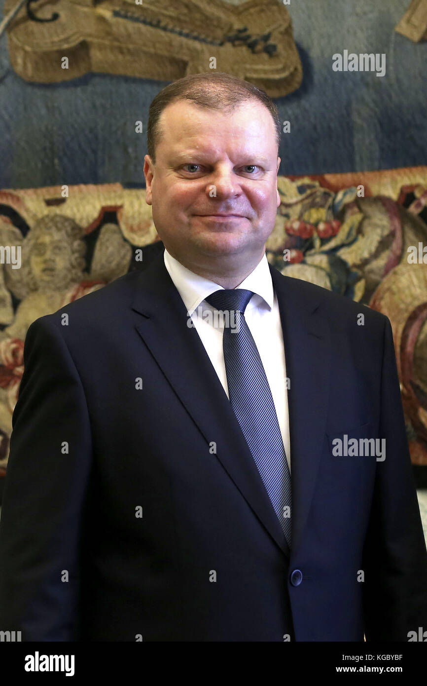 Der Premierminister von Litauen Saulius Skvernelis besucht eine Audienz im Apostolischen Palast in der Vatikanstadt. Ausstattung: Saulius Skvernelis Where: Vatikanstadt, Vatikan, Heiliger Stuhl When: 06 Okt 2017 Kredit: IPA/WENN.com ***Nur zur Veröffentlichung in Großbritannien, USA, Deutschland, Österreich verfügbar Stockfoto