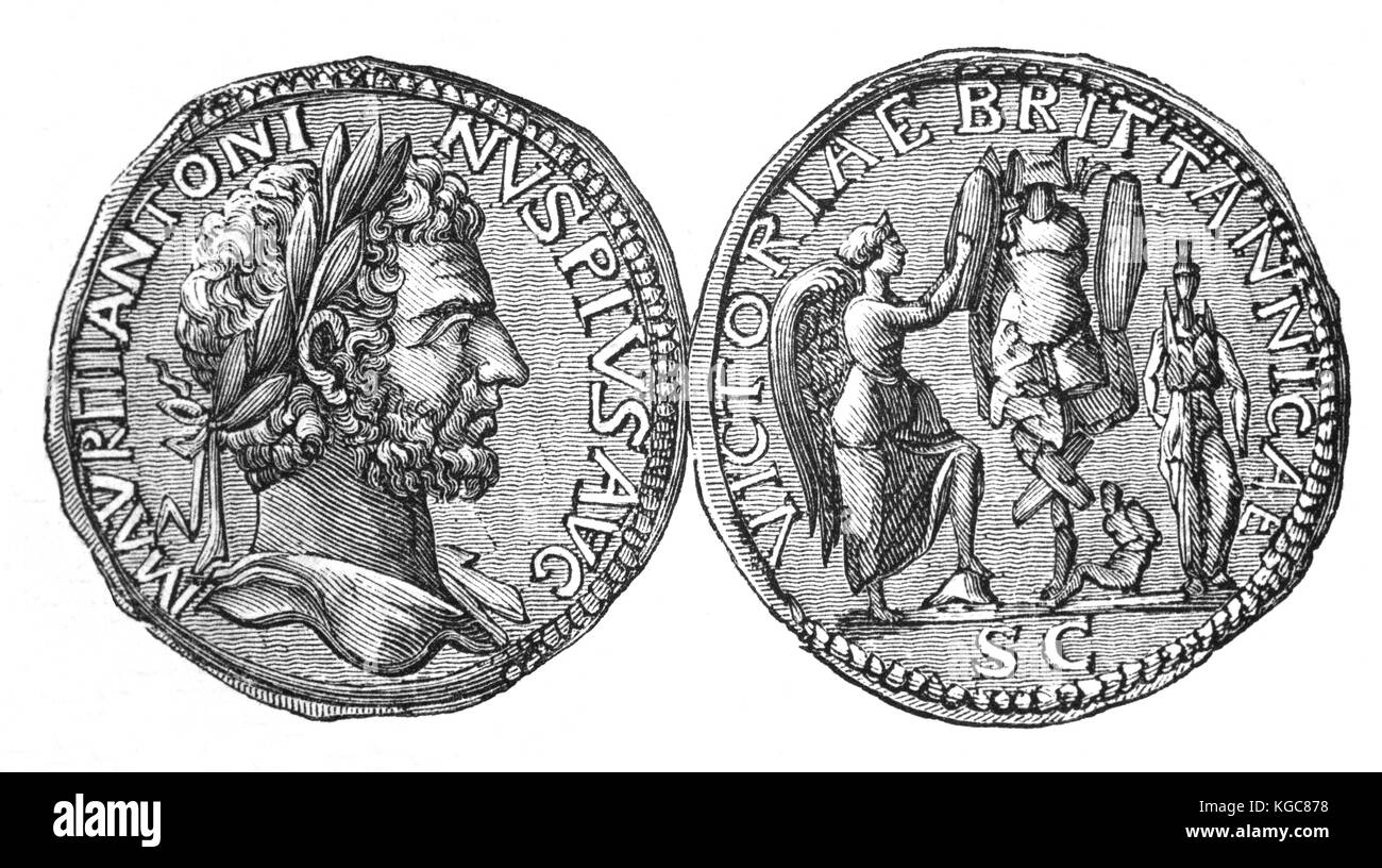 Eine römische Münze aus Hadrian herrschen. Er war Römischer Kaiser von 117 bis 138 und ist für den Aufbau von Hadrian's Wall, der die nördliche Grenze von Britannia markiert bekannt. Er wird von einigen ein Humanist, angesehen, und er wird als die Dritte der Fünf gute Kaiser angesehen. Stockfoto