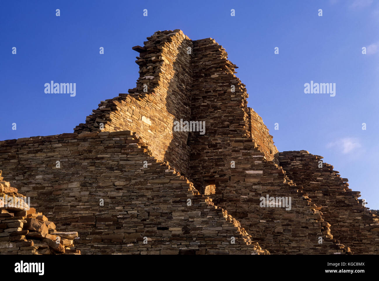 Verfallenen Mauern, Pueblo Bonito, Chaco Culture National Historic Park, New Jersey USA Stockfoto