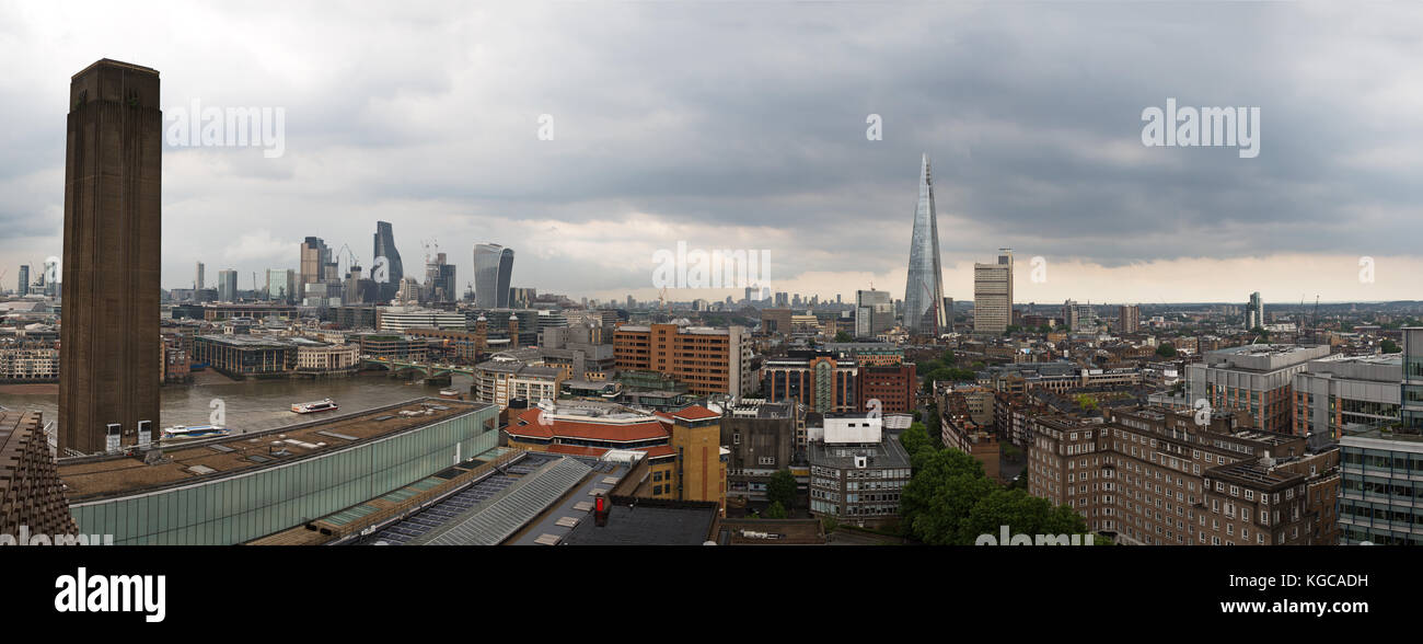 Panoramablick auf die Skyline von London aus einer hohen Aussichtspunkt in Southwark, südlich der Themse. Stockfoto