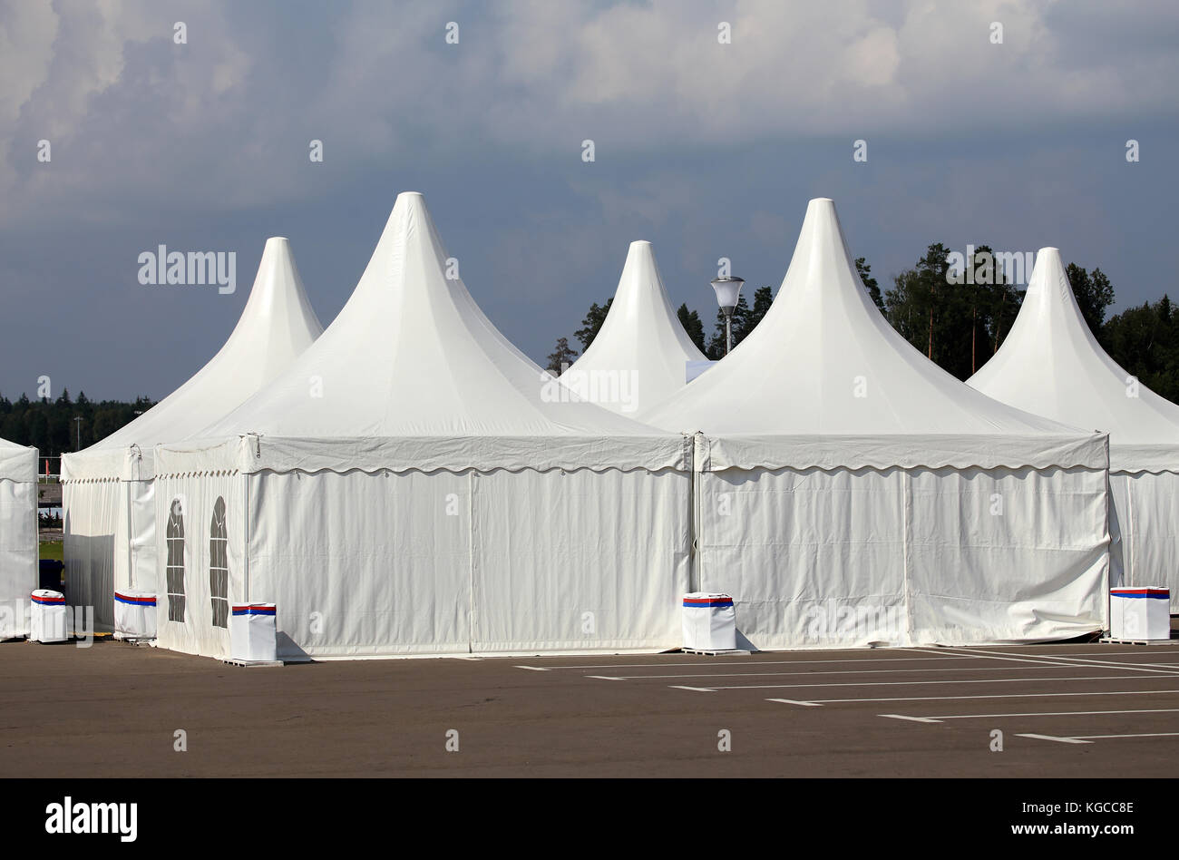 Weißen Zelte auf der Ausstellung Lager, wie Pavillons ernannt Stockfoto