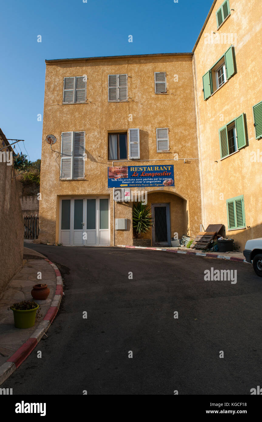 Korsika: Eines der Restaurants von centuri Port, die kleine Hafenstadt am Cap Corse Halbinsel, auf der westlichen Seite des Cap Corse Stockfoto