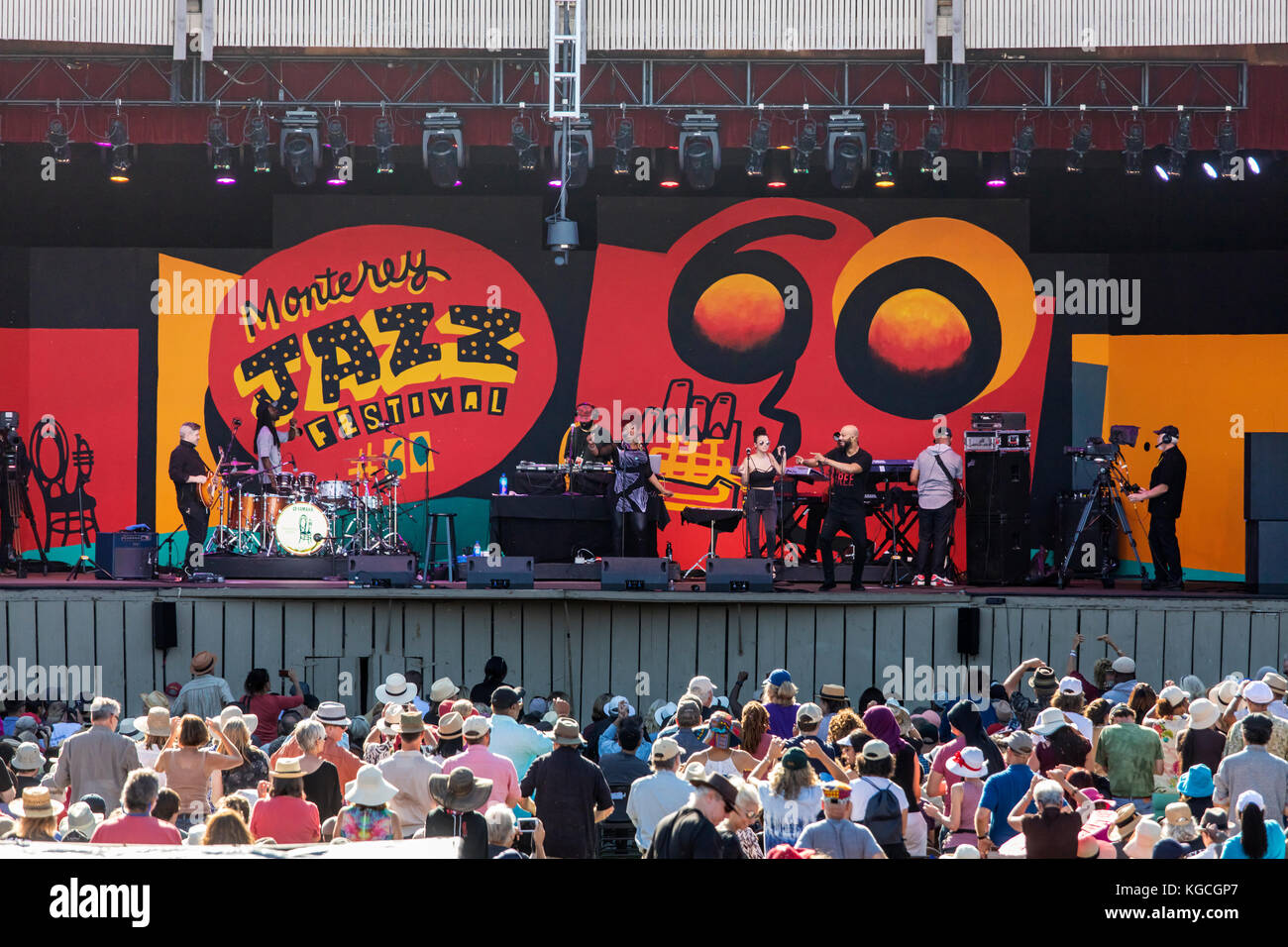 Hip Hop Künstler gemeinsame performce auf der Hauptbühne - 60 Monterey Jazz Festival, Kalifornien Stockfoto