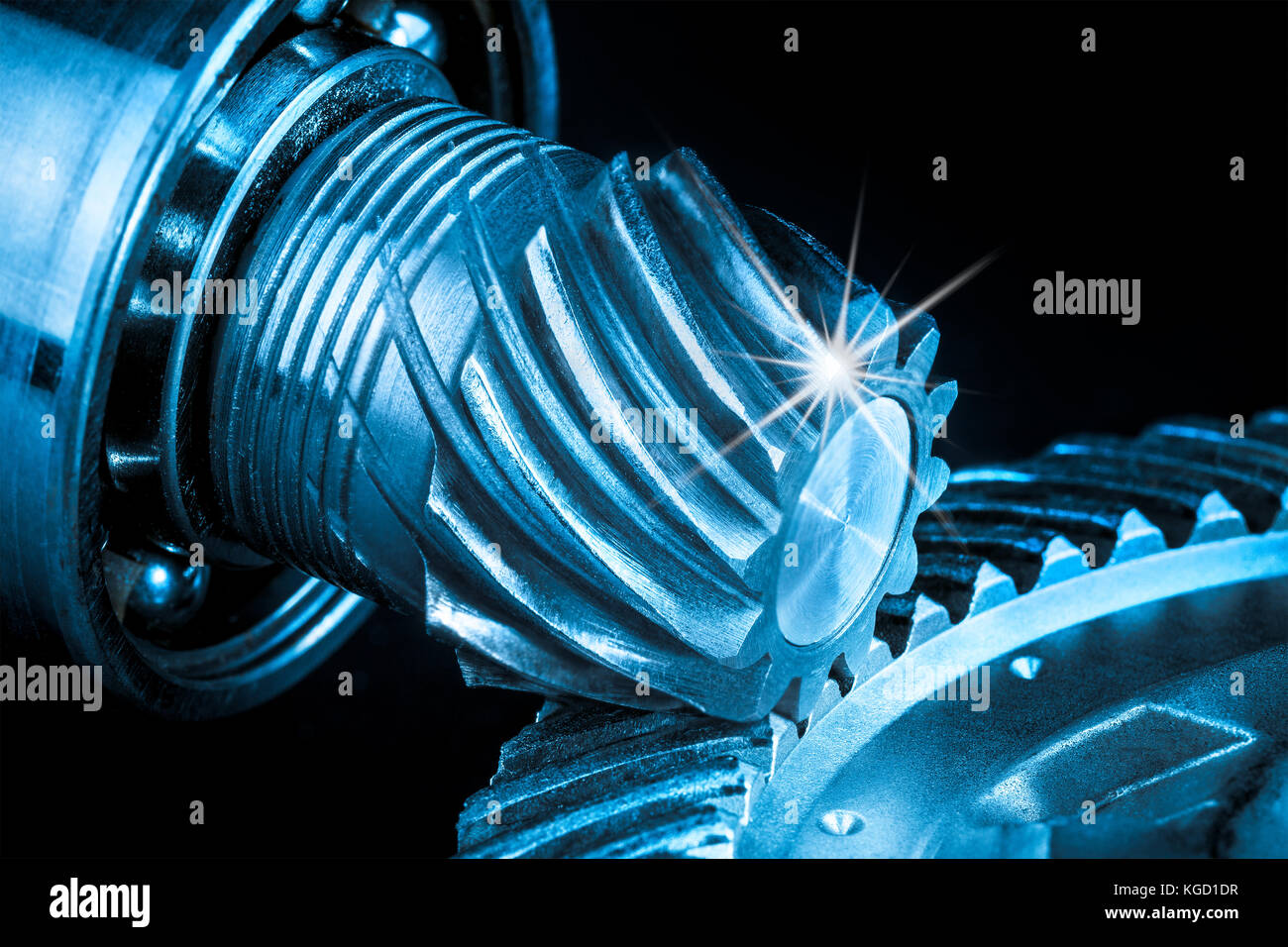 Schöne Nahaufnahmen der Stahl Kupplungsmechanismus. Abstrakte industriellen Hintergrund mit Zahnräder in Blau und Schwarz. Stockfoto