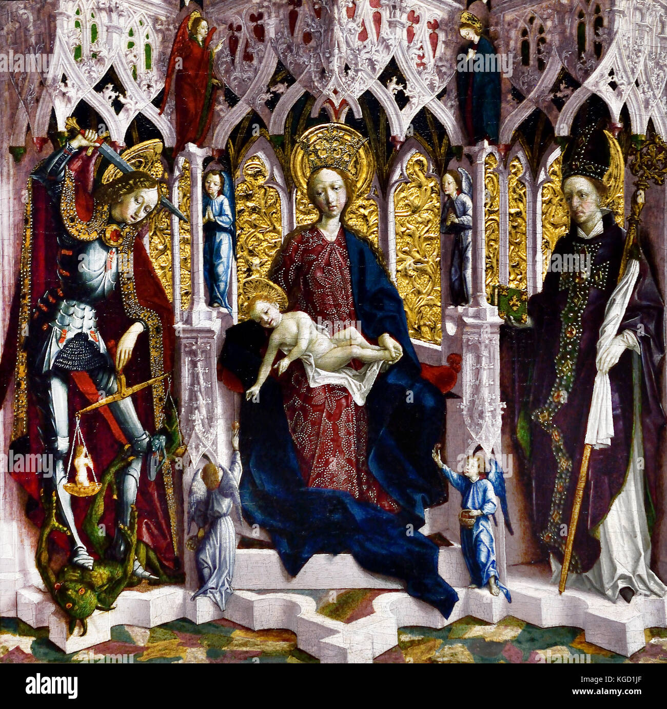 Die Jungfrau und Kind auf dem Thron mit Engeln und Heiligen, 1475, von Michael Pacher (Saint Michael wiegt menschliche Seelen und Trampelt der Teufel. Auf der rechten Seite ist eine nicht identifizierte Bischof Saint. Auf den Säulen auf beiden Seiten der Thron der Jungfrau sind die Engel Gabriel und der heiligen Jungfrau, die Verkündigungsszene.) Stockfoto