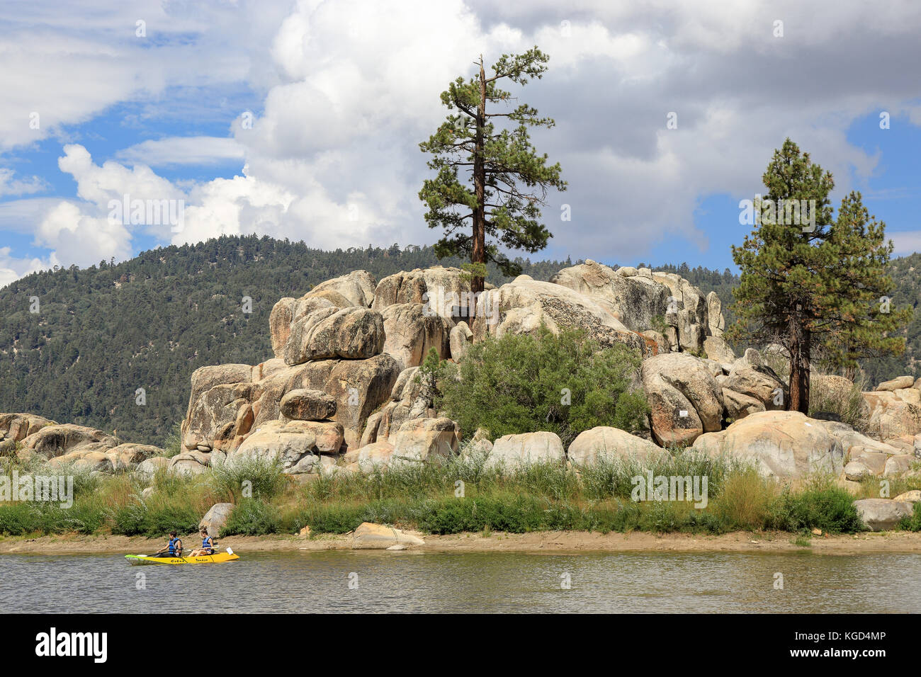 Spaß am Nachmittag in Boulder Bay Park, Big Bear Lake California Stockfoto