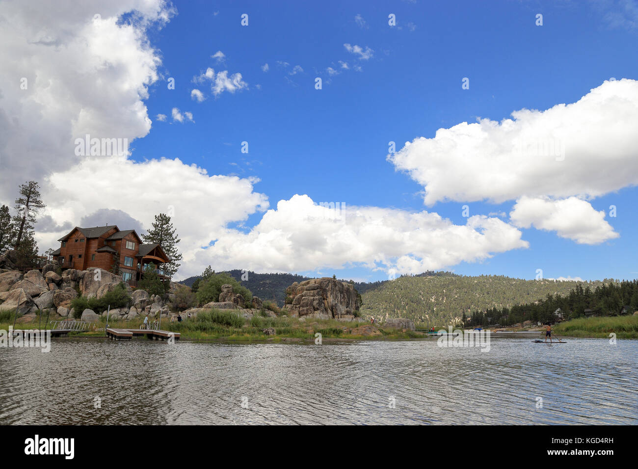 Spaß am Nachmittag in Boulder Bay Park, Big Bear Lake California Stockfoto