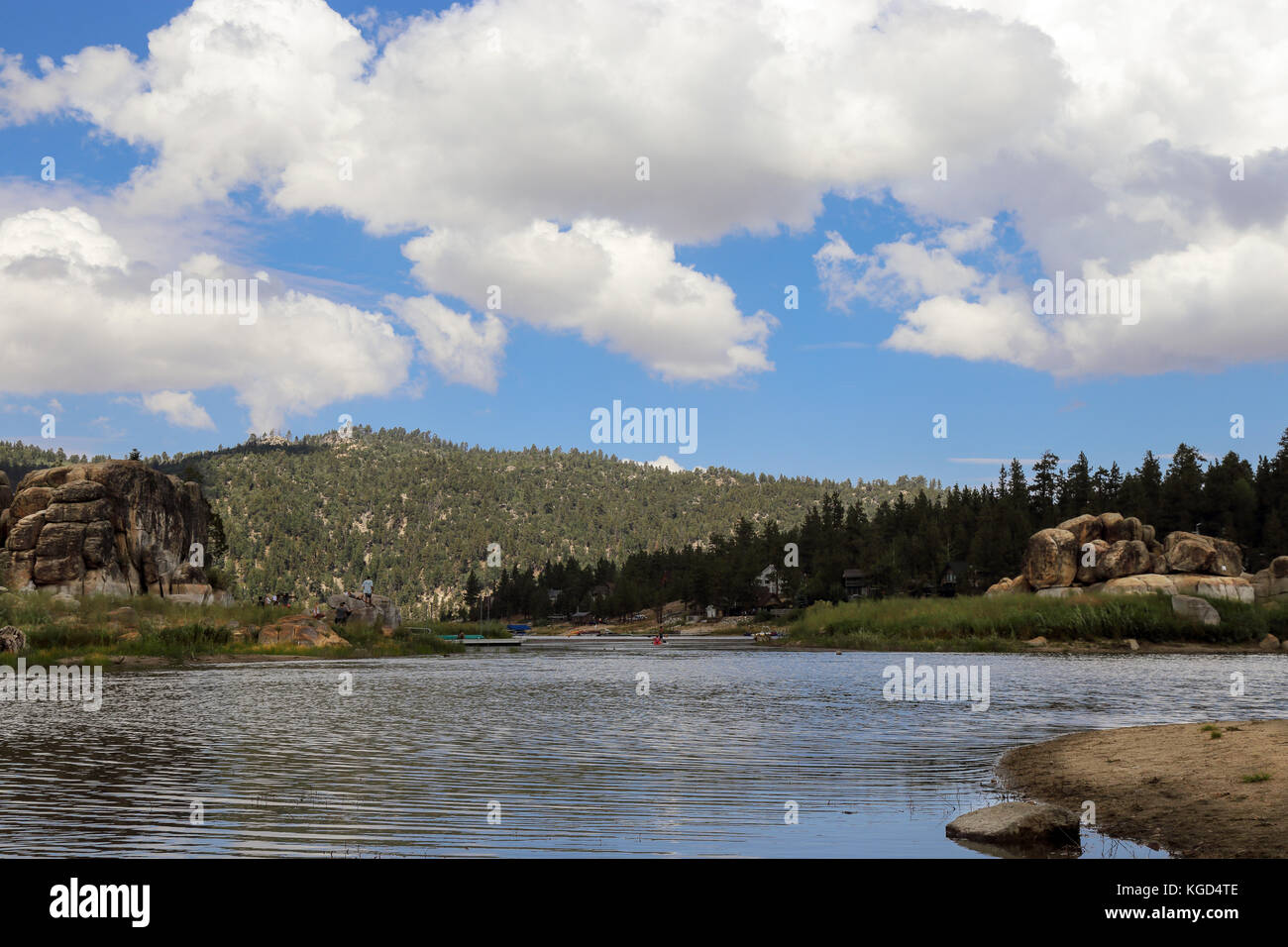 Spaß am Nachmittag in Boulder Bay Park, Big Bear Lake California Stockfoto