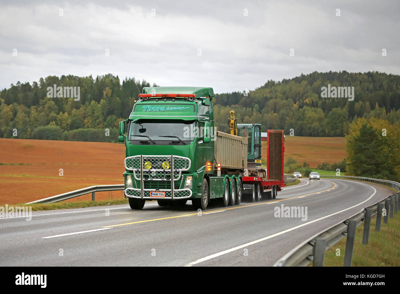 Salo, Finnland - 18 September 2015: Grüne Volvo fh Hols yanmar Vio 57 Minibagger. Vio 57 hat eine horizontale Reichweite von 4,32m und Tiefe von 3 Stockfoto