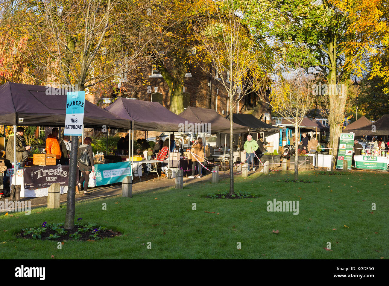 Cheadle Village - die Hersteller den Markt an einem sonnigen Nachmittag im November 2017 Stockfoto