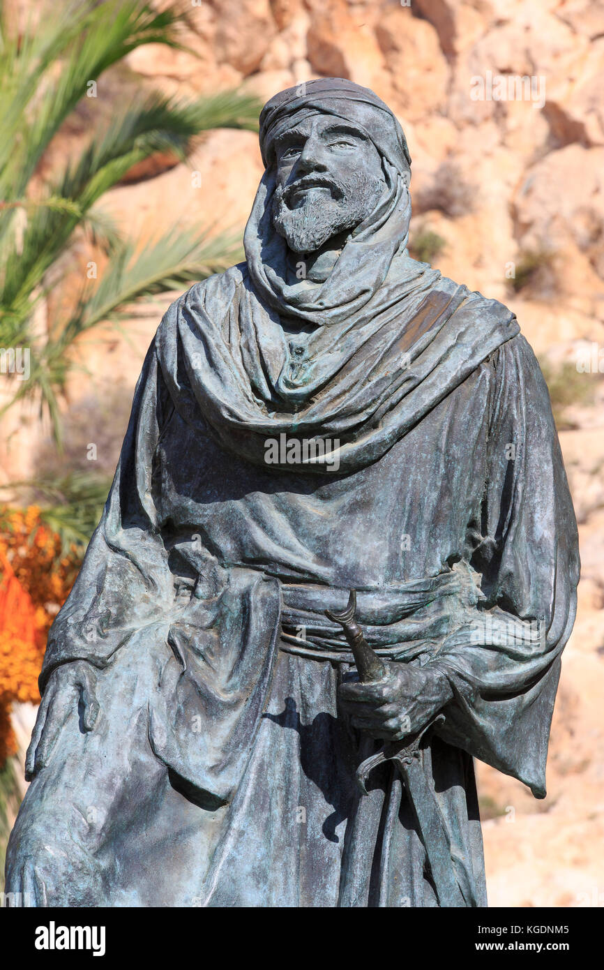 Statue von Jayran al-Amiri aka Al-Jairan, der erste König (1014-1028) des Königreich außerhalb der Alcazaba Almeria, Spanien Stockfoto