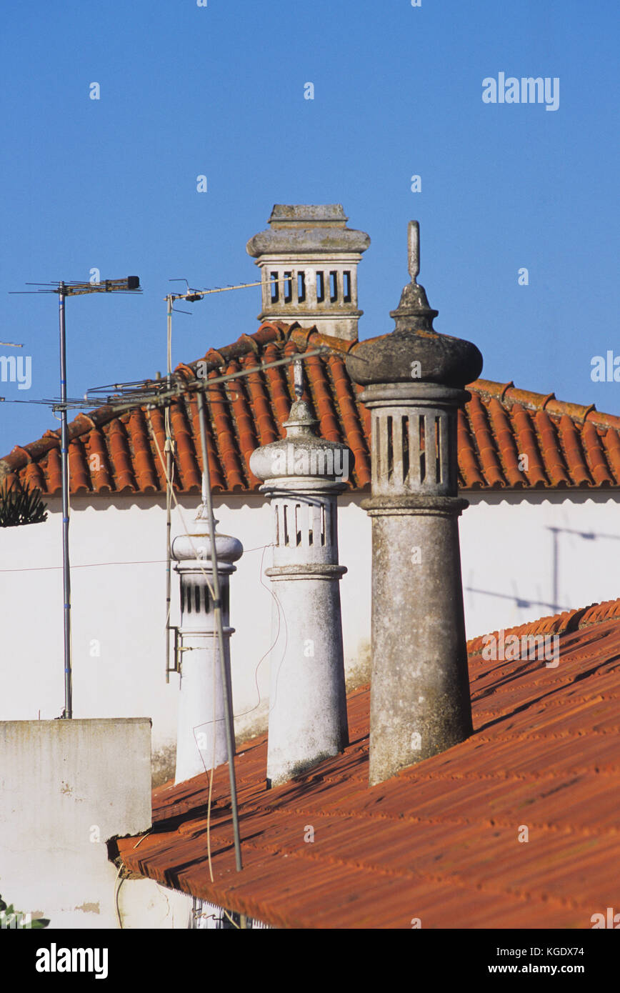 Portugal Algarve: Die Kamine Es gibt eine Eigenschaft des architektonischen Erbes dieser Region. Einige sind sehr aufwendig und ästhetisch Stockfoto