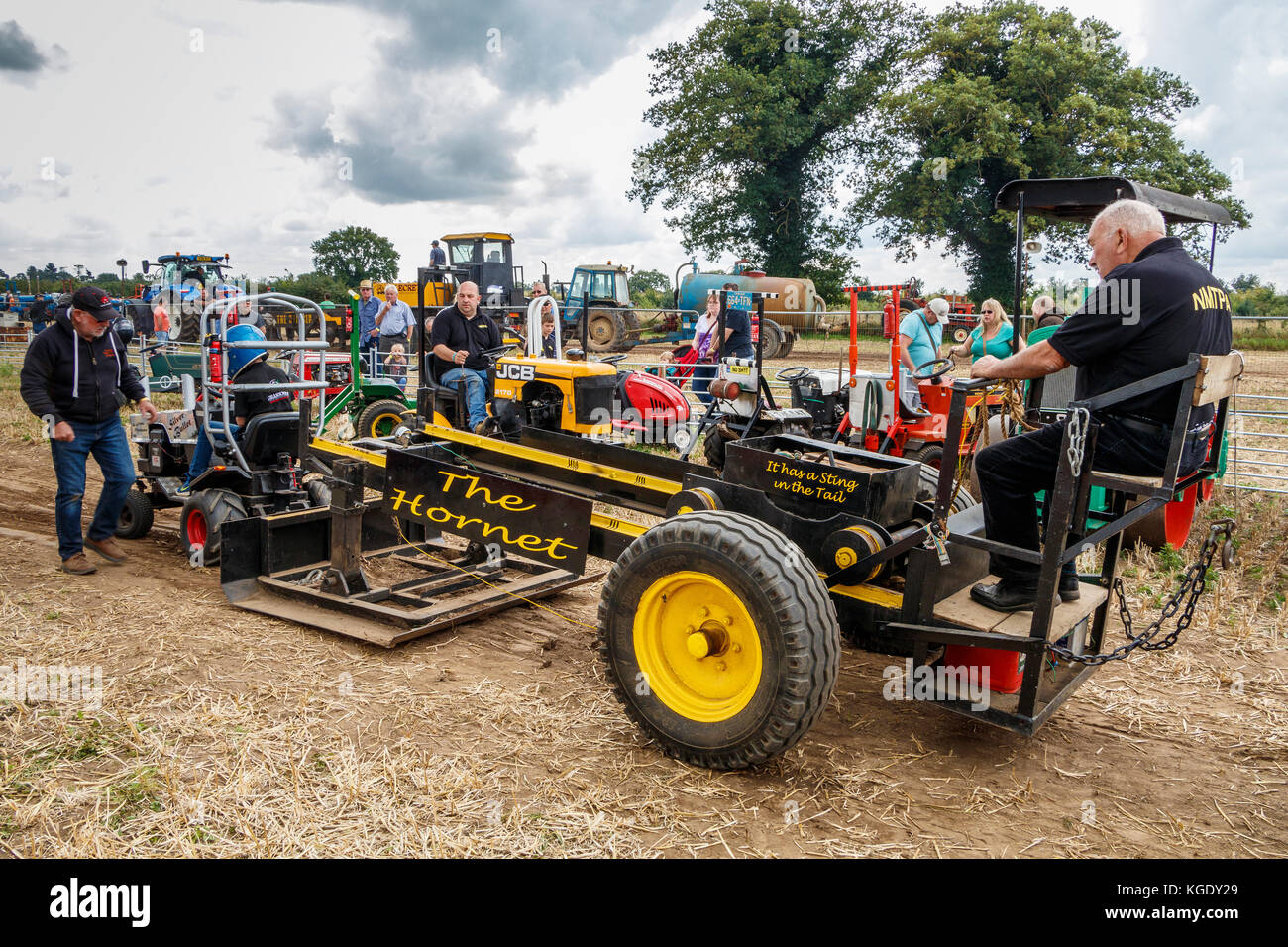 Mini Tractor Pulling Wettbewerb im Norfolk starten Griff Club zeigen, Marsham, UK. Stockfoto