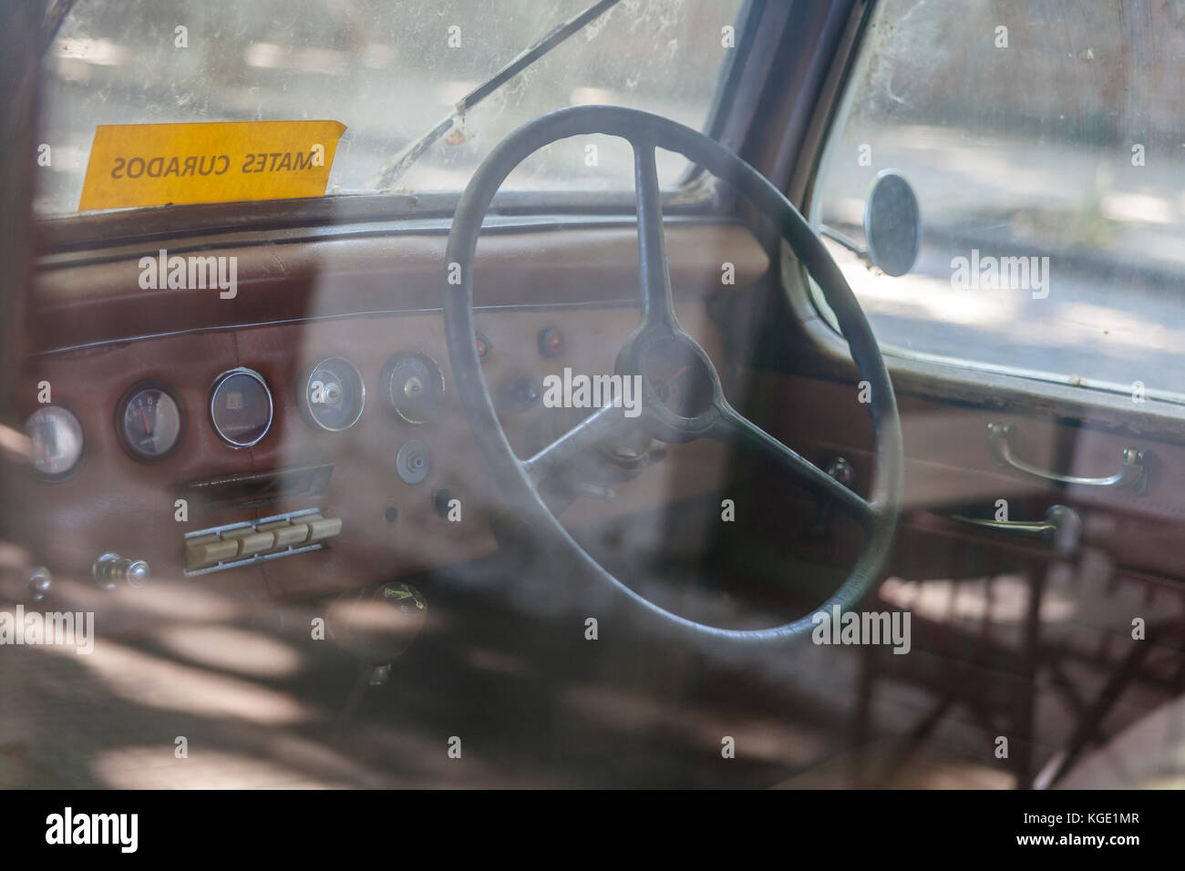 Colonia del Sacramento: Classic Auto auf die Straße der Stadt, wo Sie eine touristische Attraktion geworden. Stockfoto