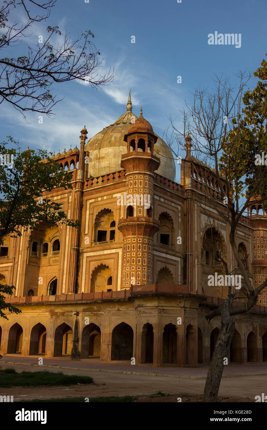 Safdarjung Grab ist ein Sandstein und Marmor Mausoleum in Delhi, Indien. Es wurde 1754 in den späten Mughal Empire Stil für Nawab Safdarjung gebaut. Stockfoto
