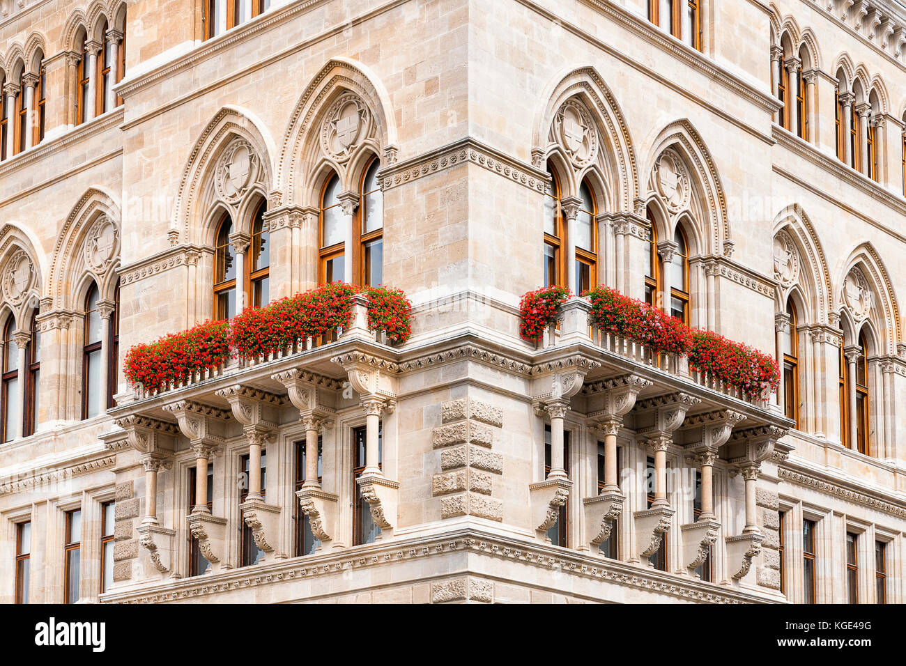 Symmetrische Detail der Ecke der Stadthalle Historismus Gebäude in Wien