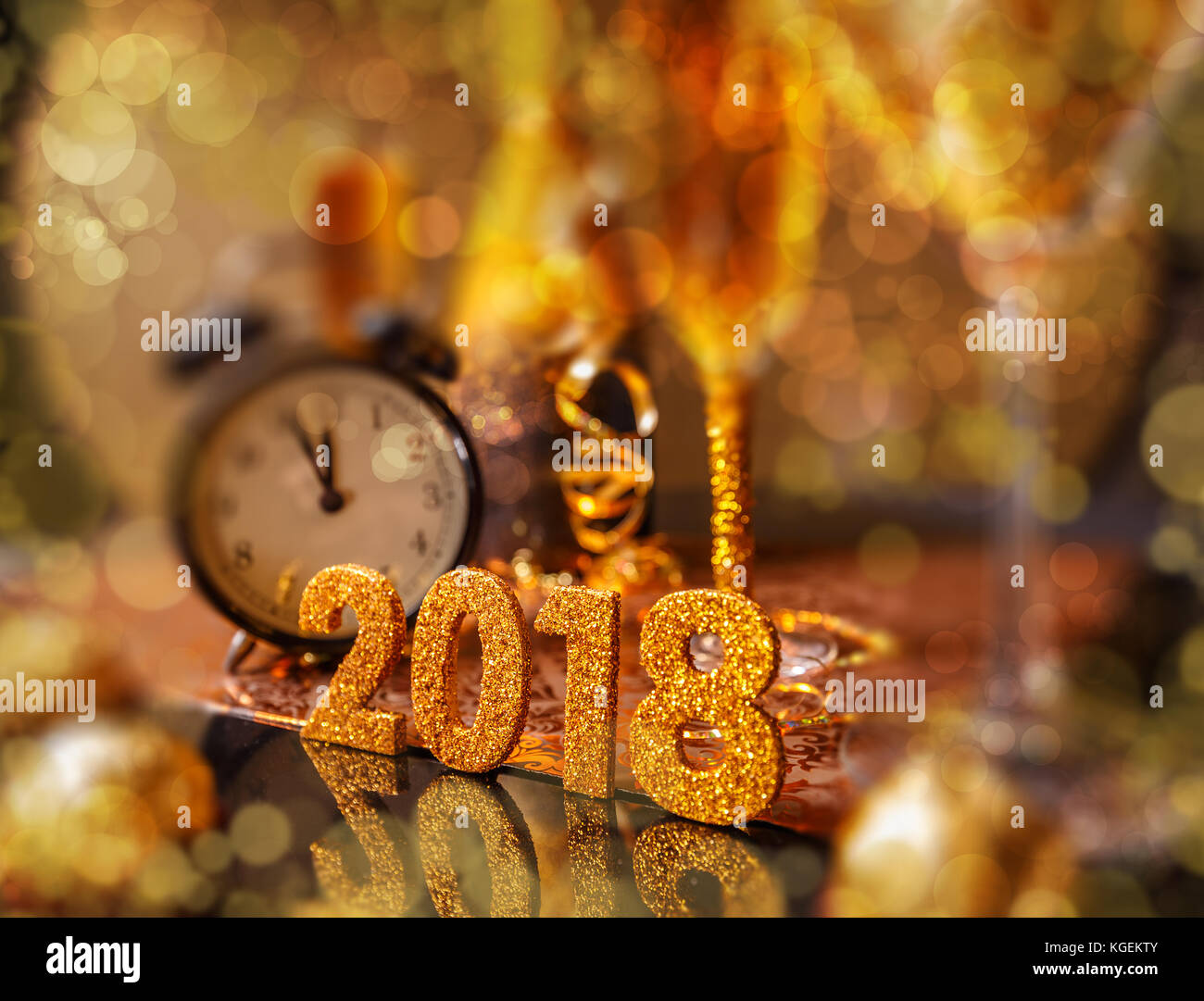 2018 Frohes neues Jahr festliche Konzept auf Licht bokeh Stockfoto