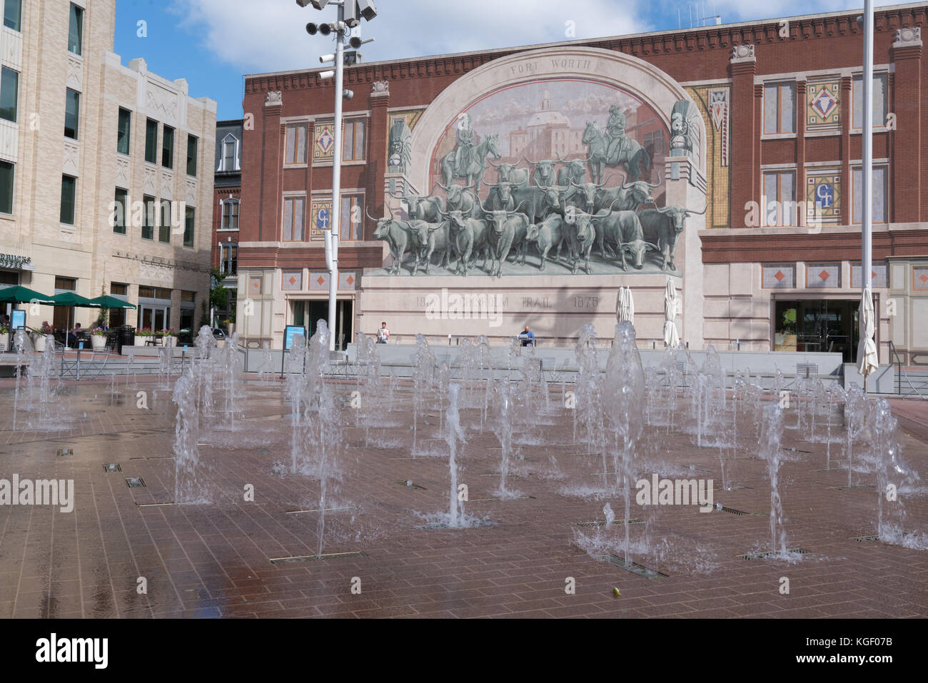 FORT WORTH, TX - Mai 12: Wasser Brunnen in Sundance Square in Fort Worth, Texas, am 12. Mai 2017. Stockfoto