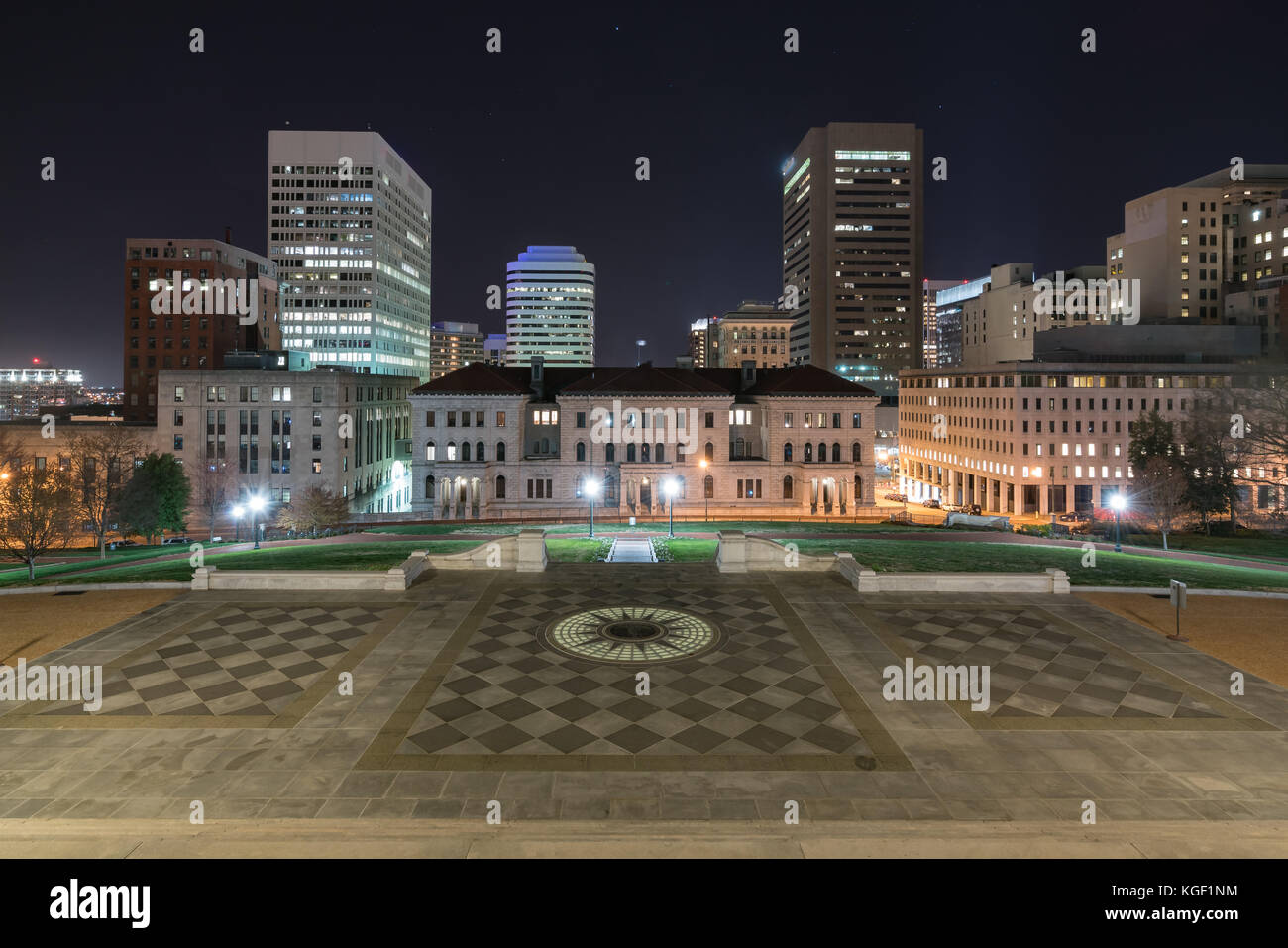 Richmond, Virginia Skyline von den Stufen des Kapitols Gebäude Stockfoto