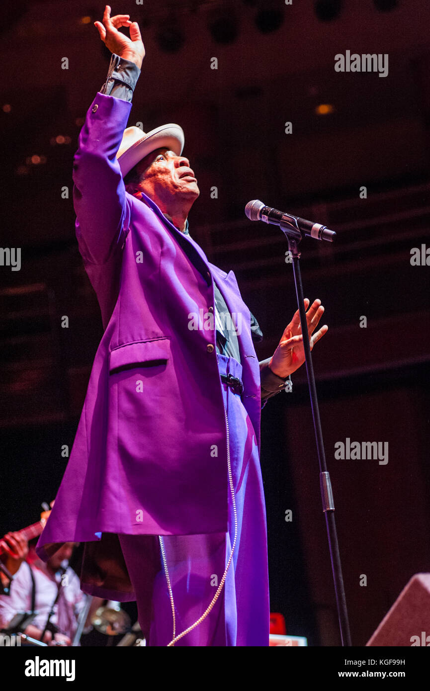 Birmingham, Großbritannien. 6. november 2017. Kid Creole & coconuts Support abc in der Birmingham Symphony Hall. Credit: Ken Harrison/alamy leben Nachrichten Stockfoto