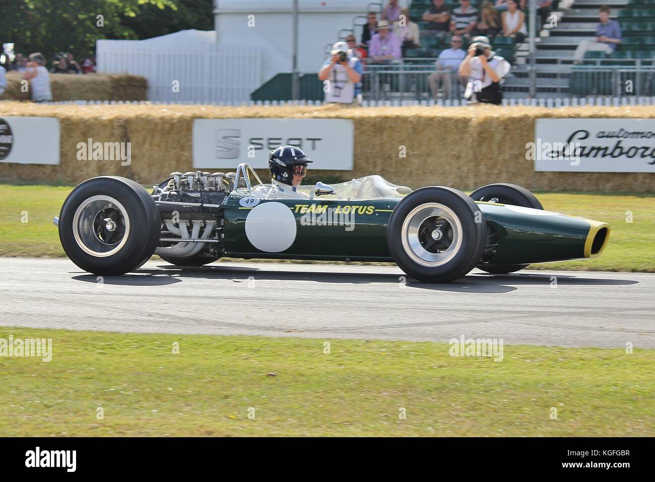 1967 Lotus 49 Ford Cosworth von Damon Hill in Goodwood Festival der Geschwindigkeit 2015 angetrieben wird Stockfoto