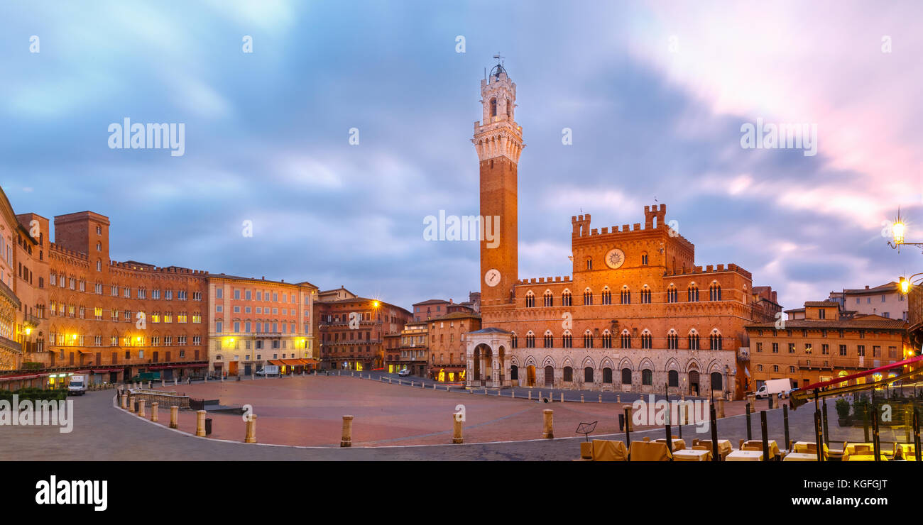 Die Piazza del Campo in wunderschönen Sonnenaufgang, siena Italien Stockfoto