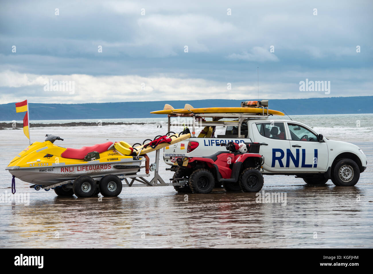 Croyde Bay RNLI Lifeboat Rig. Bei jedem Wetter sind diese tapferen und selbstlosen Freiwilligen für Sie da. Die Rettungsausrüstung hat sich verbessert Stockfoto