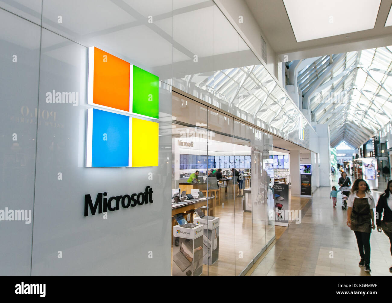 Außerhalb von Microsoft Store im Prudential Center in Boston. Stockfoto