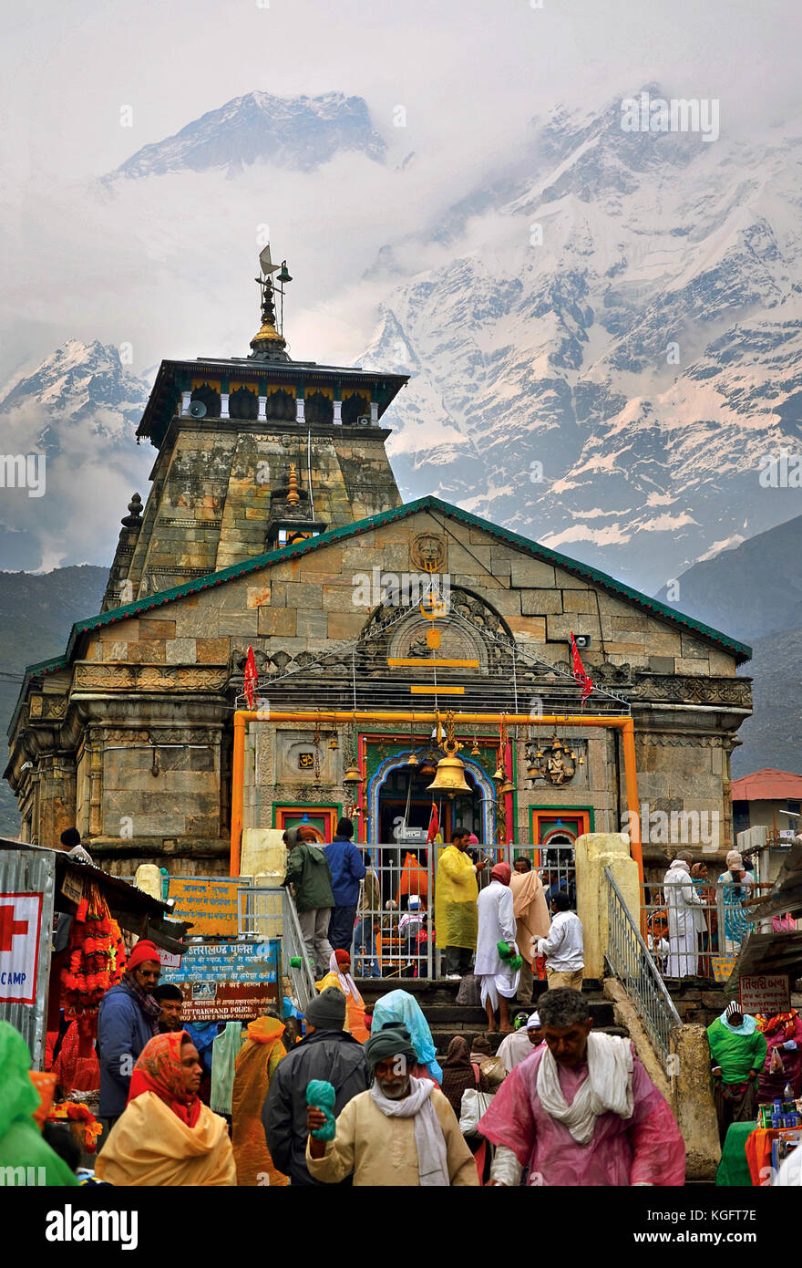 Kedarnath-Tempel ist ein hinduistischer Tempel zu Lord Shiva gewidmet. Es ist auf der Garhwal Himalaya Bereich in der Nähe des Mandakini Flusses in Kedarnath, Uttarakhand Stockfoto