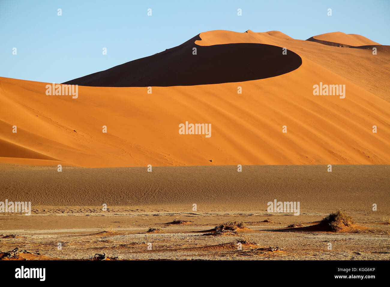 Große Düne in Sossusvlei, namib nauflutf Nationalpark, Namib, Namibia. Stockfoto