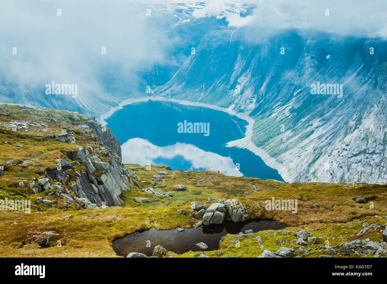 Sommer Blick auf Berg-See-Norwegen Stockfoto